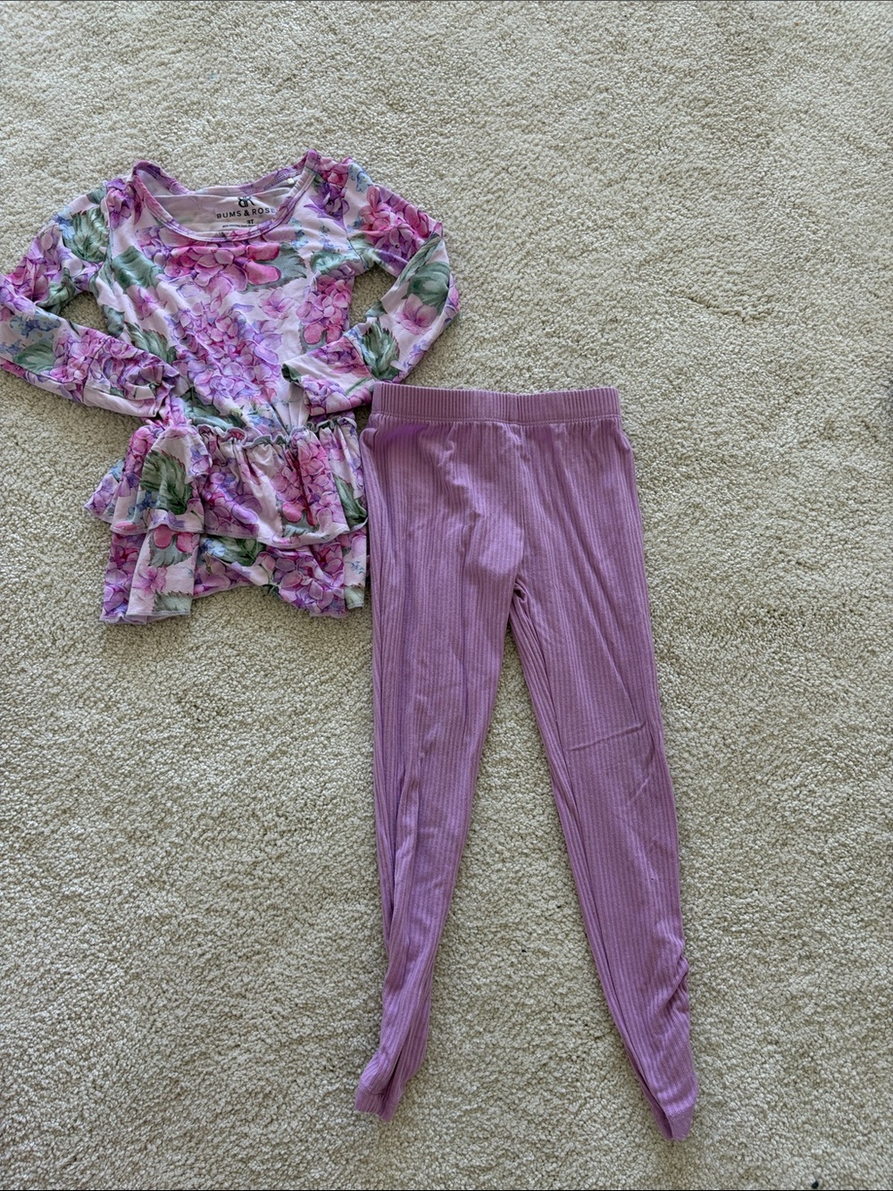 Bums & Roses Outfit